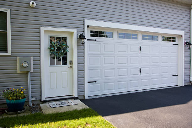 24/7 Emergency Garage Door Panel Replacement experts in Oregon, IL